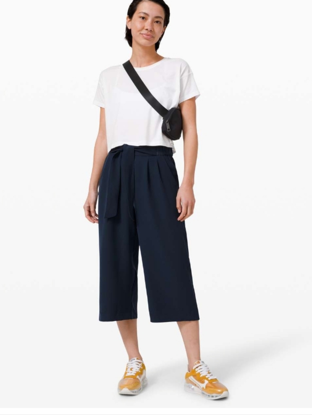 EUC Lululemon Noir Crops - Size 12 - Navy Blue
